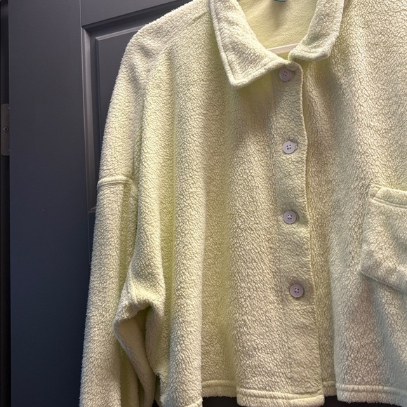 Soft and cozy crop top button up shirt with collar cotton polly blend NWOT - Picture 6 of 7